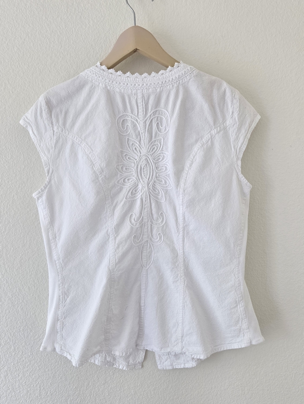 Soft Surroundings White Taos Fitted Top Cap Sleeve Embroidery Medium Cottagecore - Picture 10 of 15